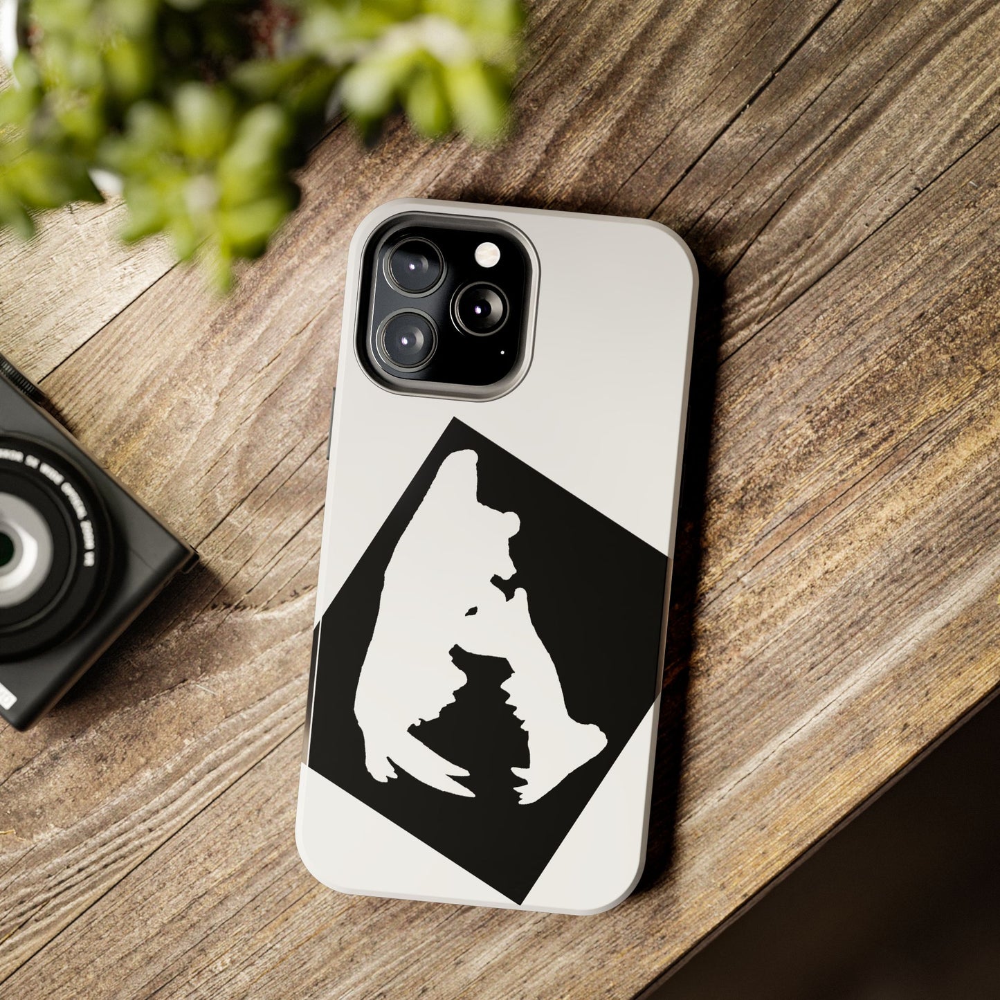 Black & White Saber Cat iPhone 13 Tough Phone Case