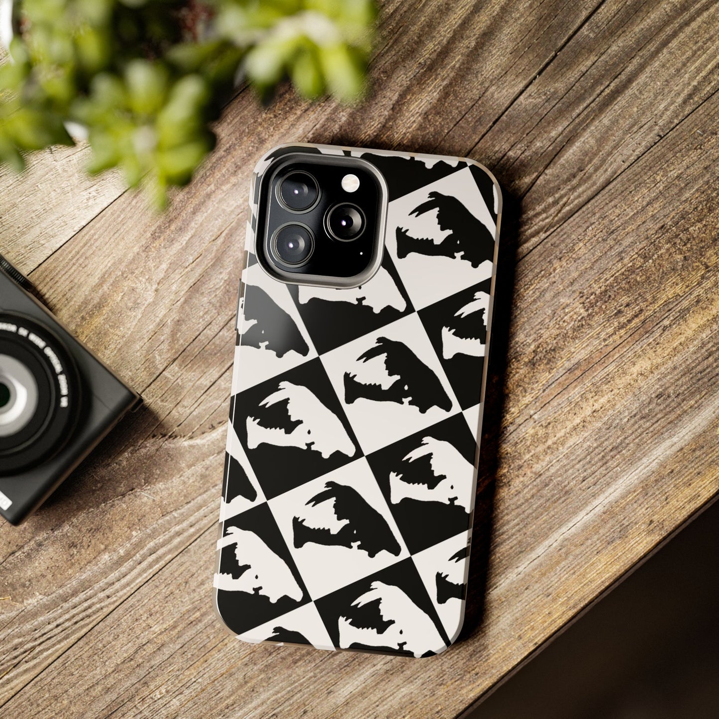 Black & White Pattern Saber Cat iPhone 13 Tough Phone Case