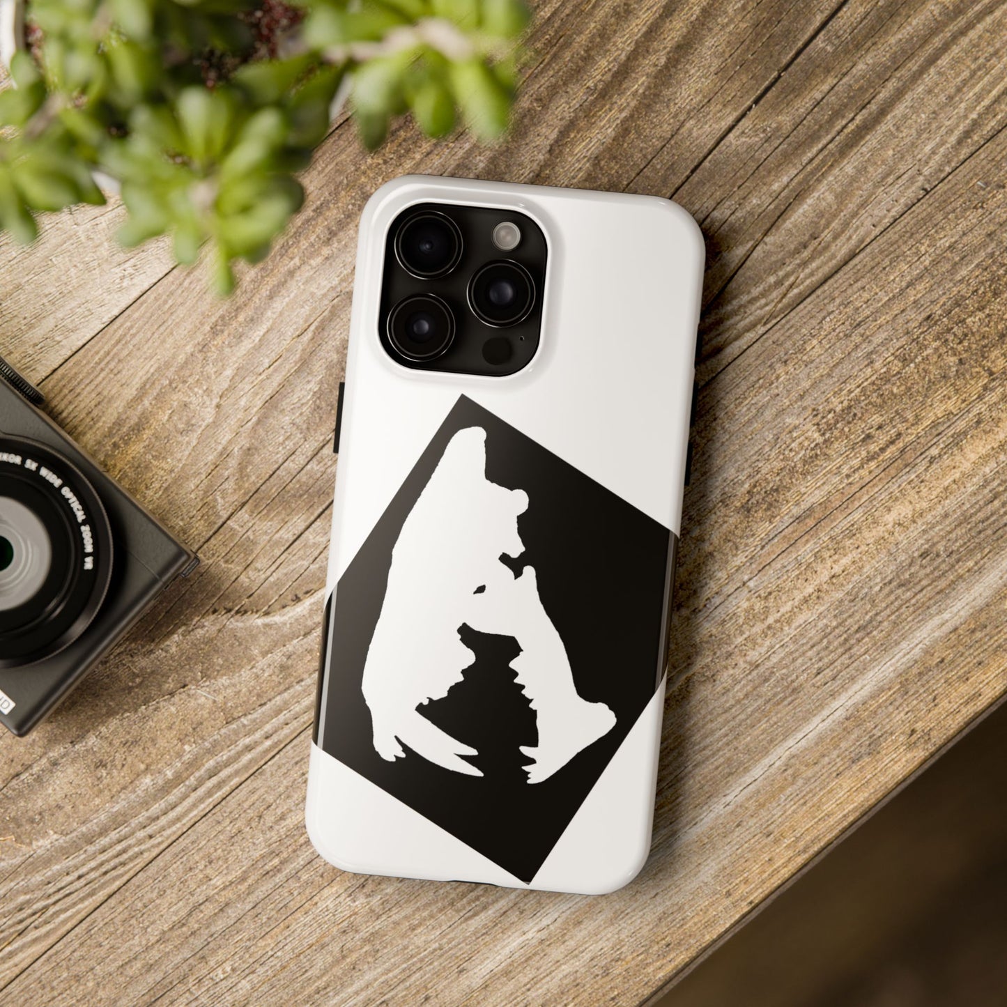 Black & White Saber Cat iPhone 15 Tough Phone Case